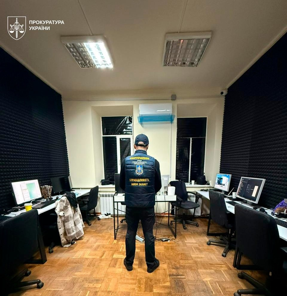 У Харкові викрито кол-центр, що ошукав латвійців на понад €100 тис. фото 1