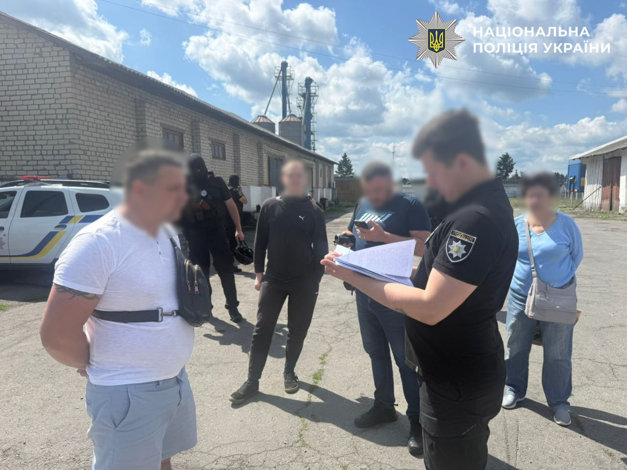 На Рівненщині викрито масштабний нелегальний видобуток бурштину фото 2