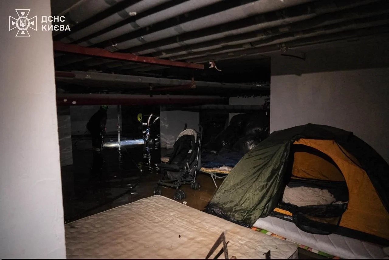 Атака на багатоповерхівку в Дарницькому районі 6 липня: удар зруйнував підвал і нижні поверхи фото 1