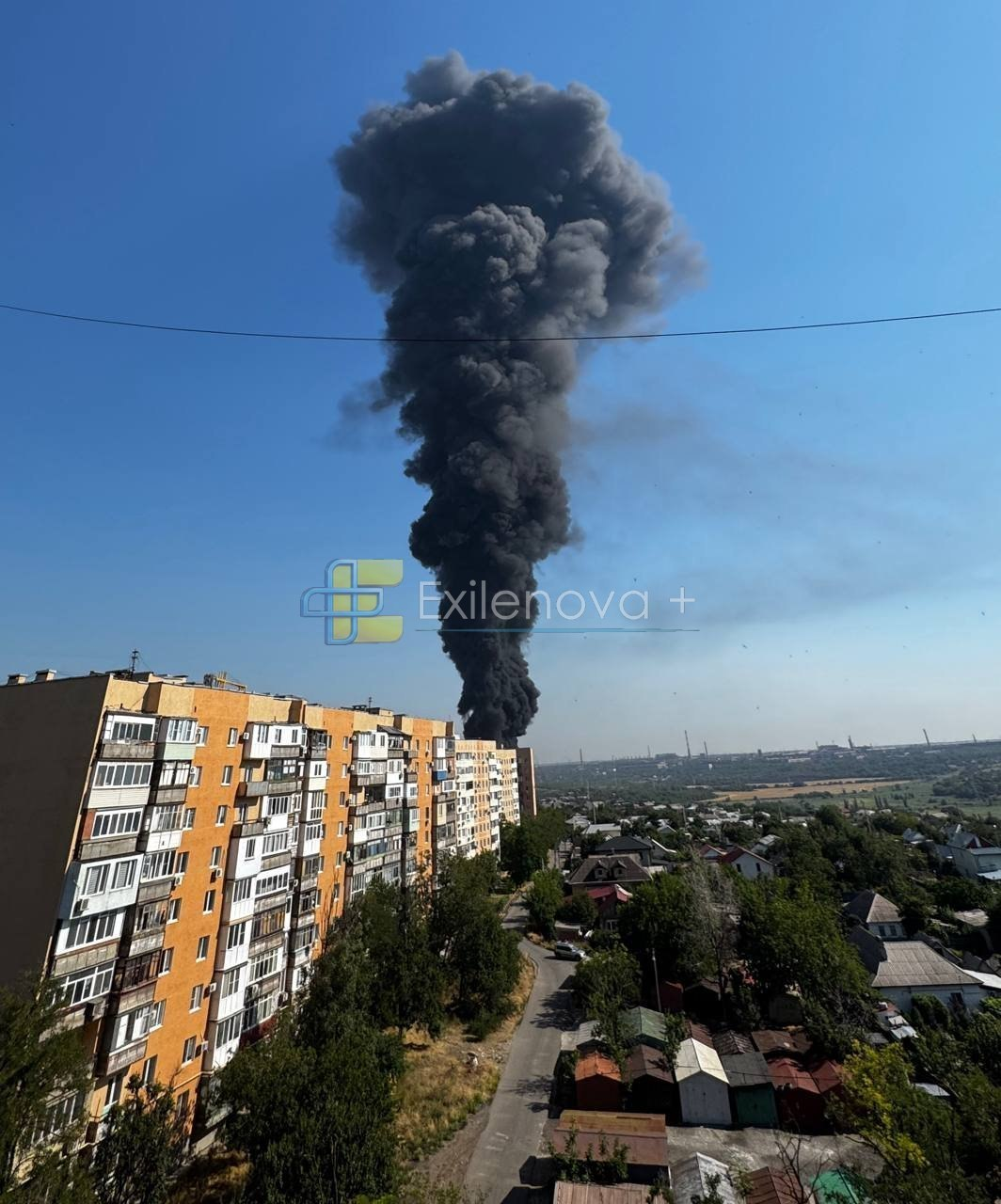 В окупованому Маріуполі спалахнула масштабна пожежа фото 1