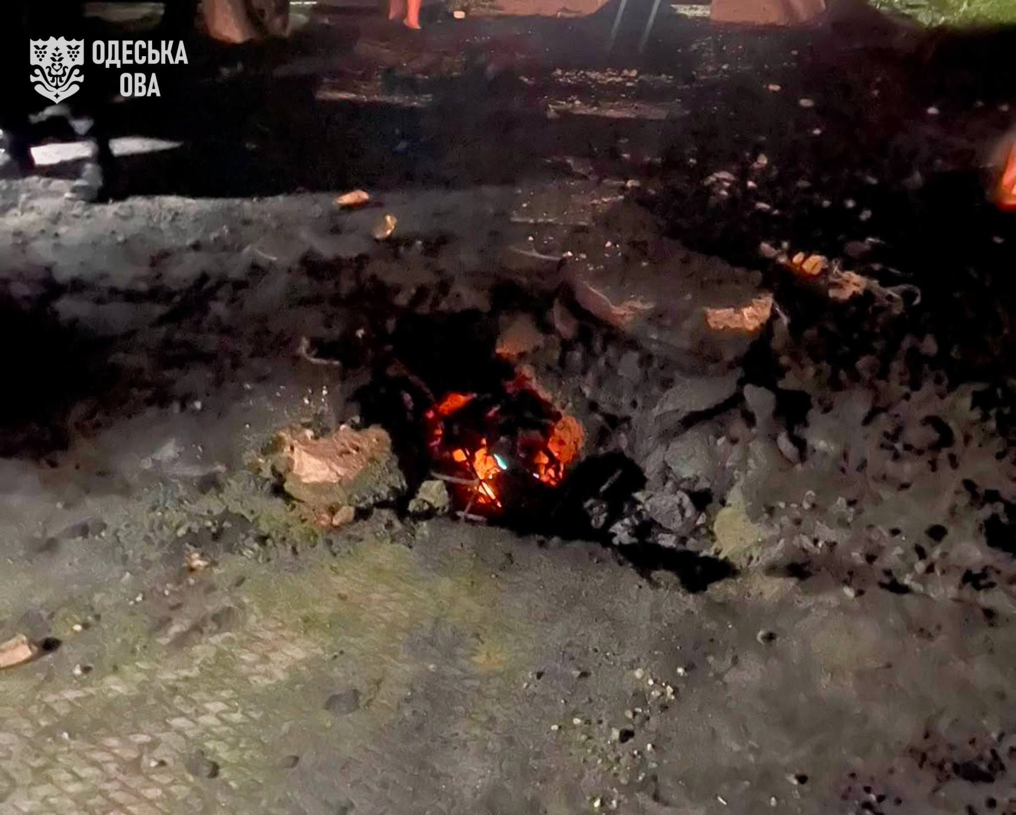РФ вдарила дронами та ракетами по Одещині: постраждала жінка та дитина фото 2