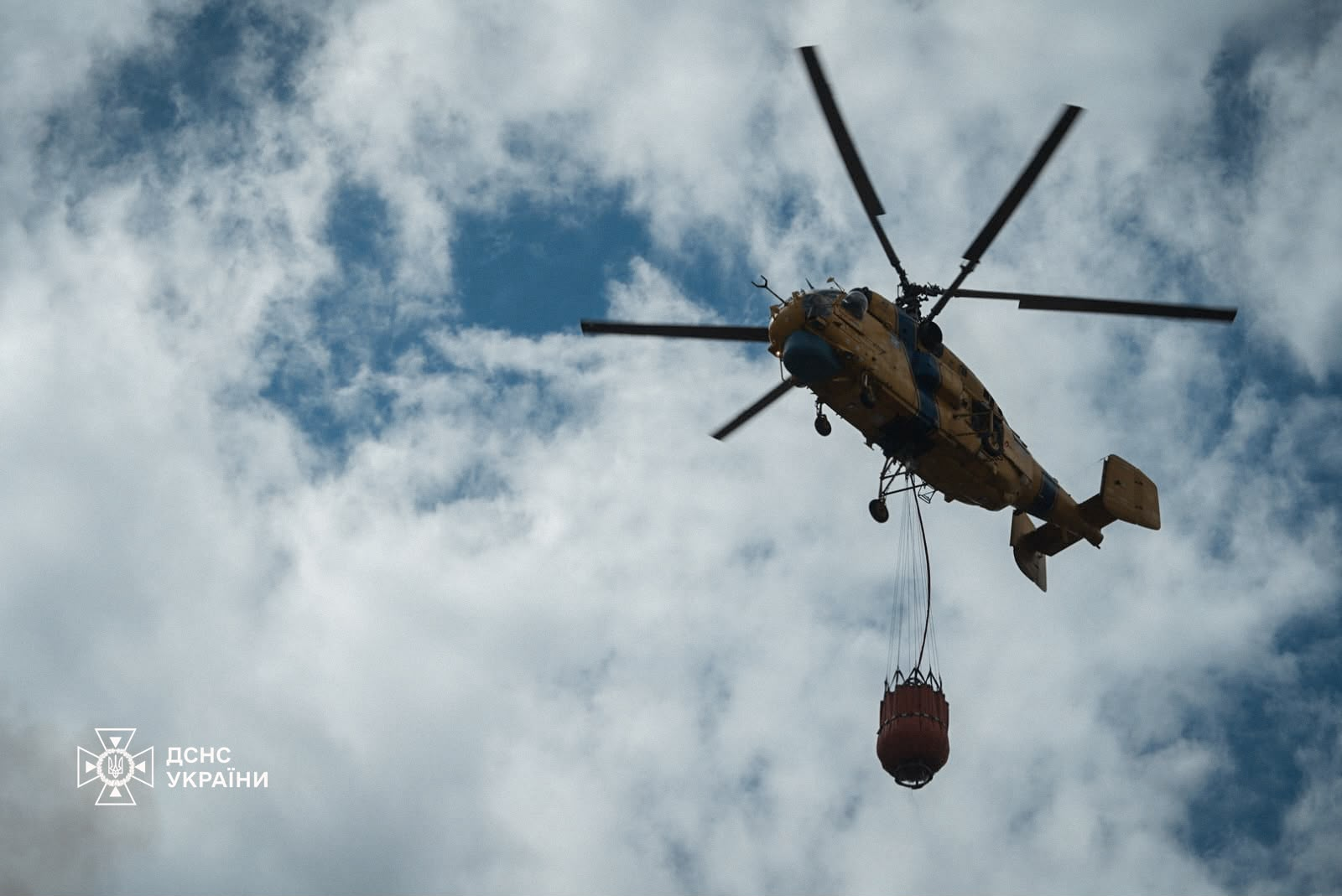 Київщина за день зазнала майже 30 атак РФ: триває ліквідація пожеж (фото) фото 2