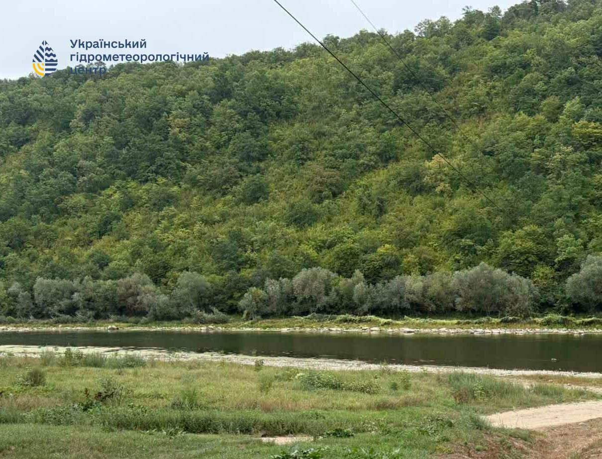 Тернопільщина: зафіксовано найнижчий рівень води у Дністрі за 131 рік спостережень фото 1