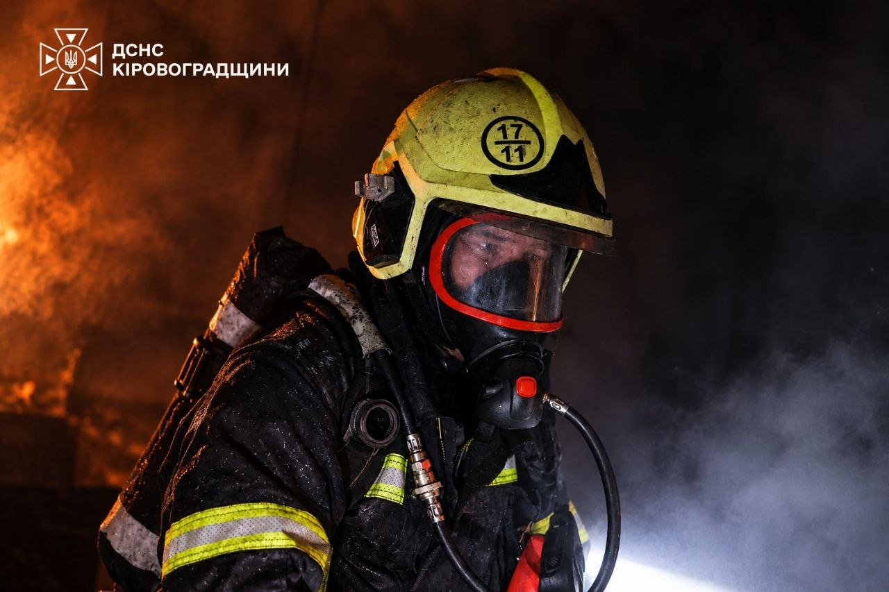 Кіровоградщина понад 10 годин перебувала під масованою атакою БпЛА: фото наслідків фото 1