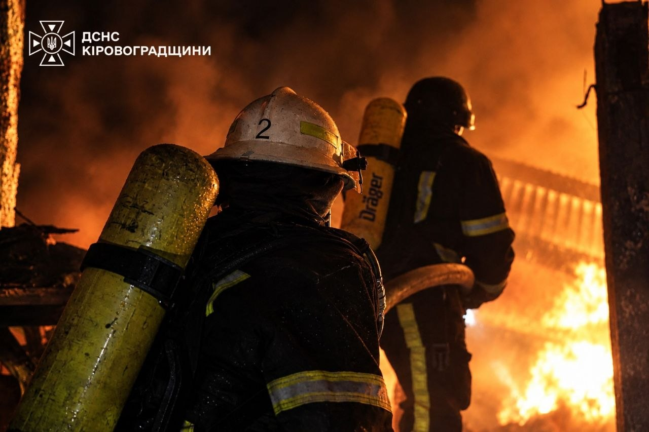 Кіровоградщина понад 10 годин перебувала під масованою атакою БпЛА: фото наслідків фото 2