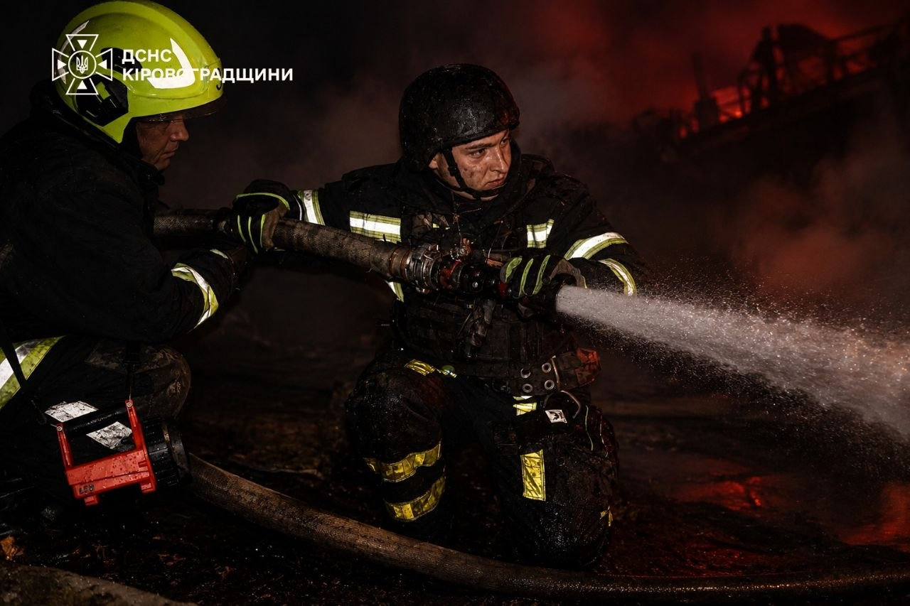 Кіровоградщина понад 10 годин перебувала під масованою атакою БпЛА: фото наслідків фото 4