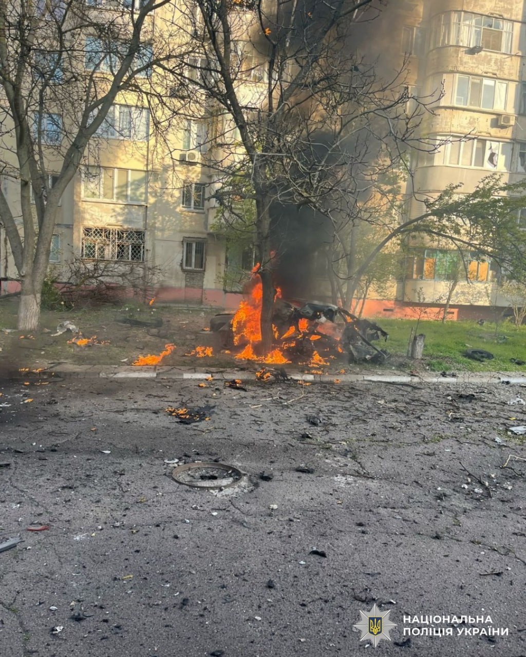 Росіяни знищили льодову арену в Херсоні та пошкодили житлові будинки фото 1