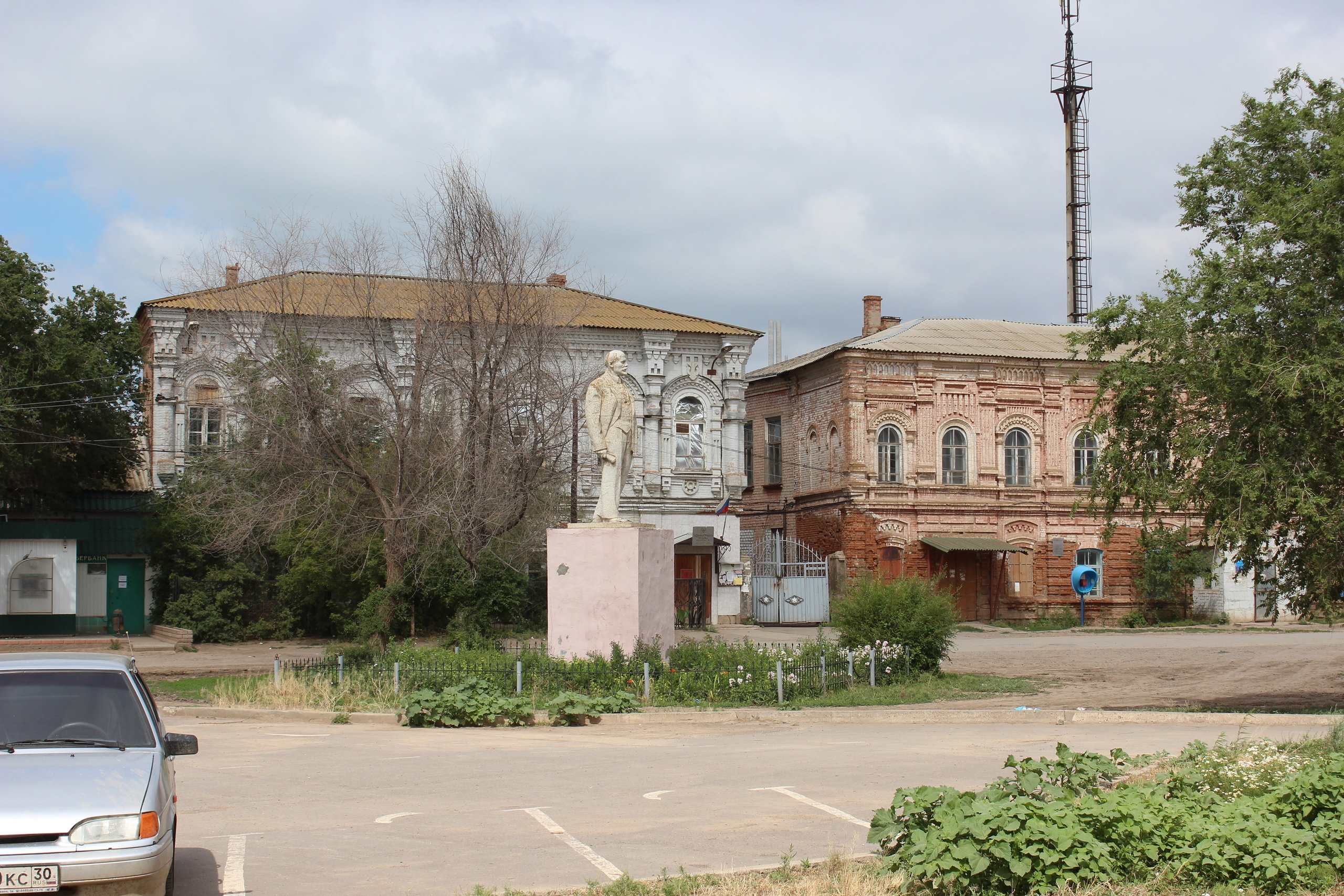 Руйнації та хвороби. Яким є життя в Капустиному Яру, звідки РФ запускає ракети фото 8