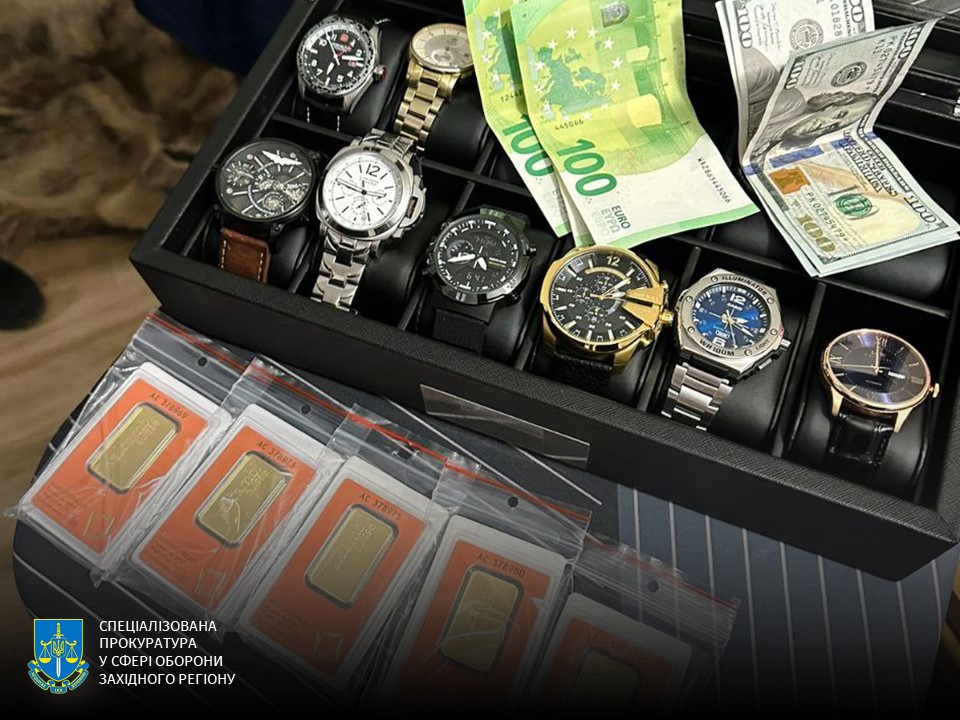 Допомагав уникати мобілізації та схиляв військових до втеч. ДБР викрило посадовця ТЦК фото 2