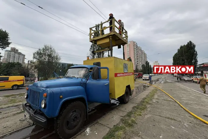 Що відбувається у Дарницькому районі Києва після атаки росіян. Фоторепортаж