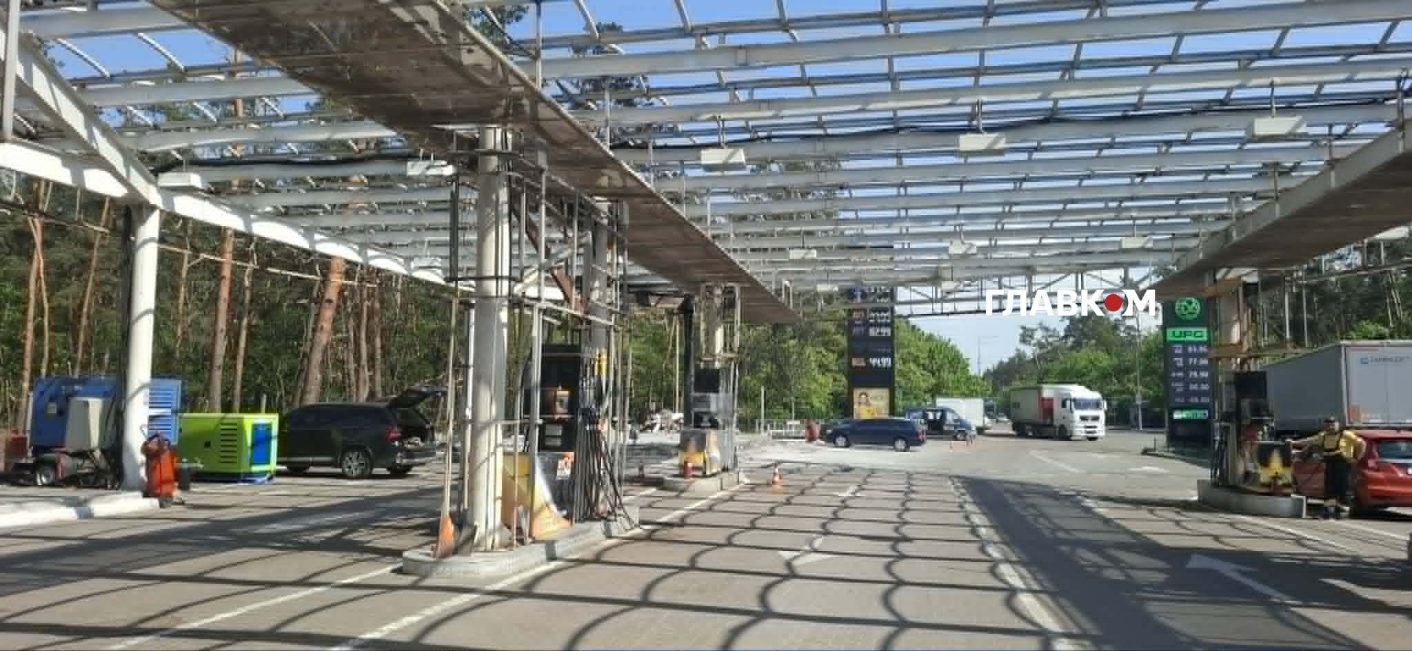 У Києві за 65 годин повністю відновила роботу АЗС, яку знищив ракетний удар (фото) фото 1