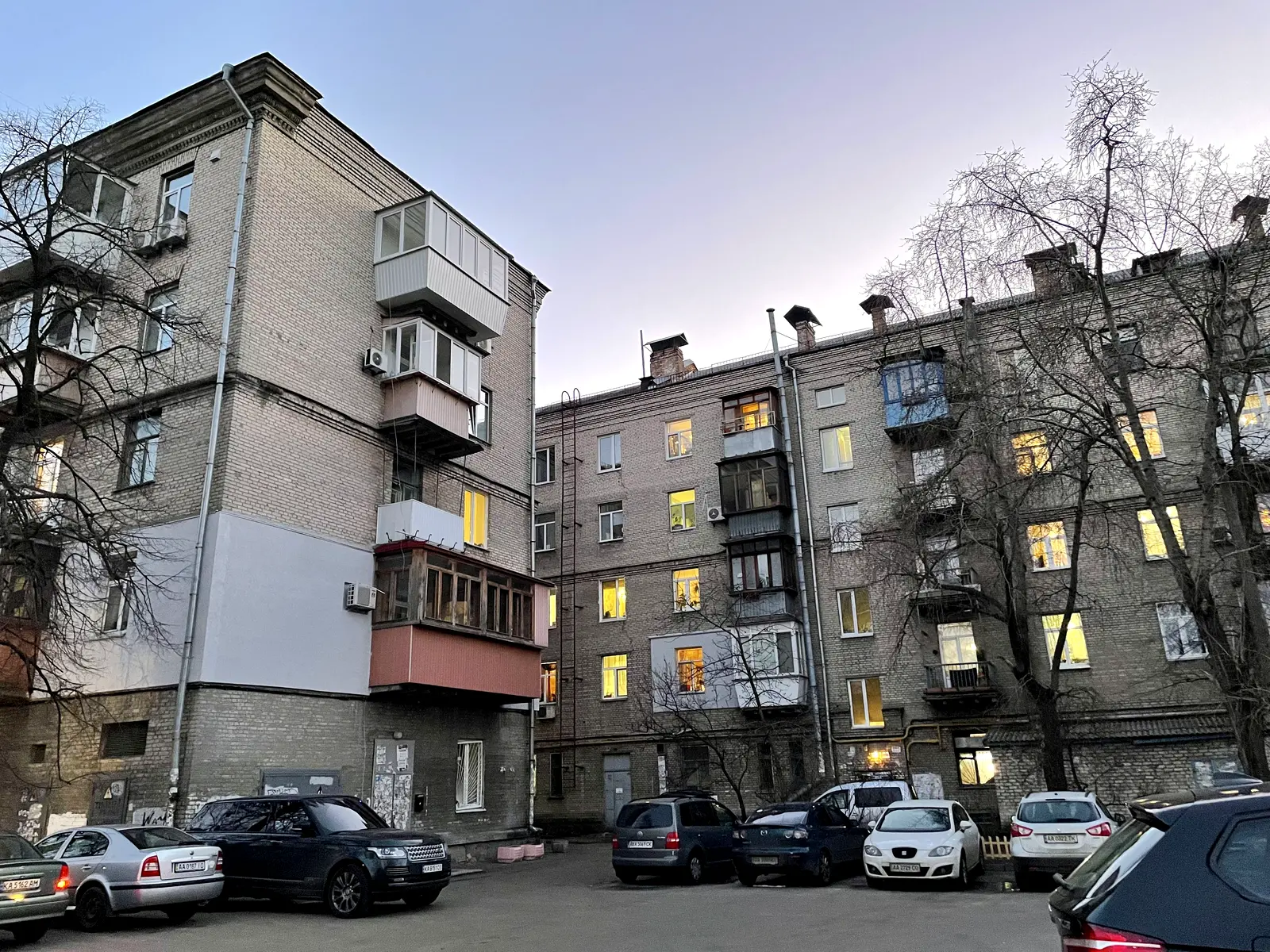 Будинок №28/15 на вулиці Будівельників збудовано у 1953 році