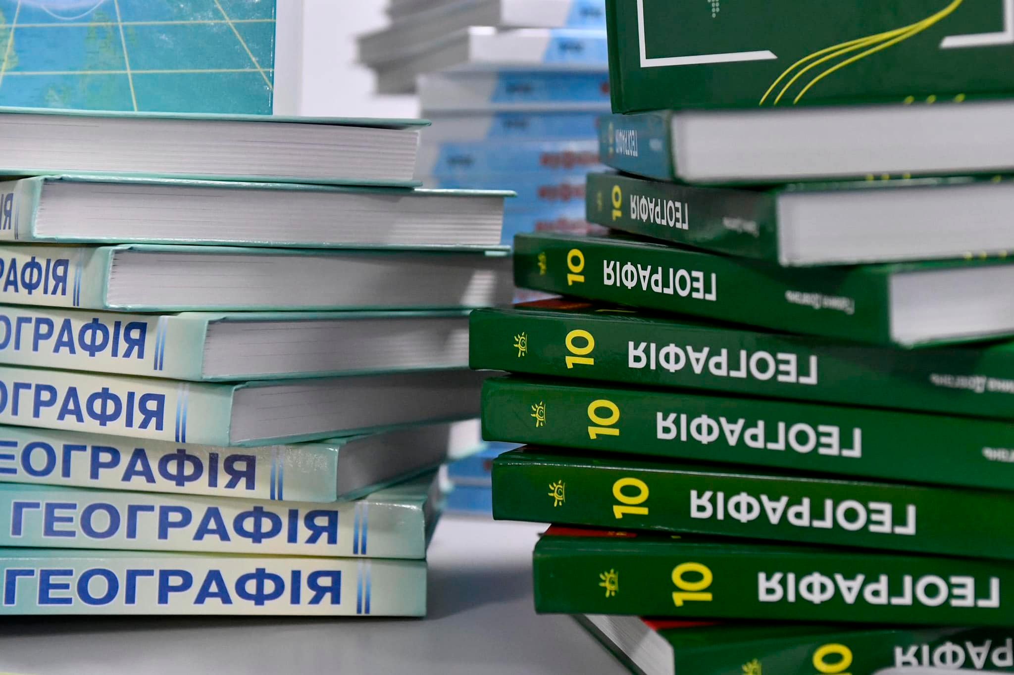 Уряд Республіки Корея профінансував друк маже 300 тисяч примірників підручників з географії 