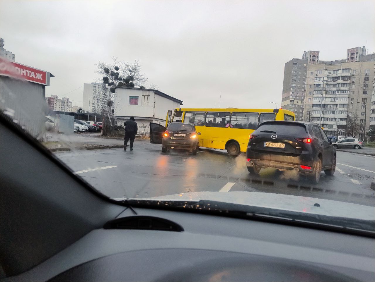 ДТП на вулиці Ревуцького