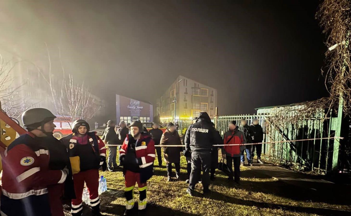 Троє загиблих, пожежа в багатоповерхівці: наслідки атаки дронів РФ на Київщині фото 1