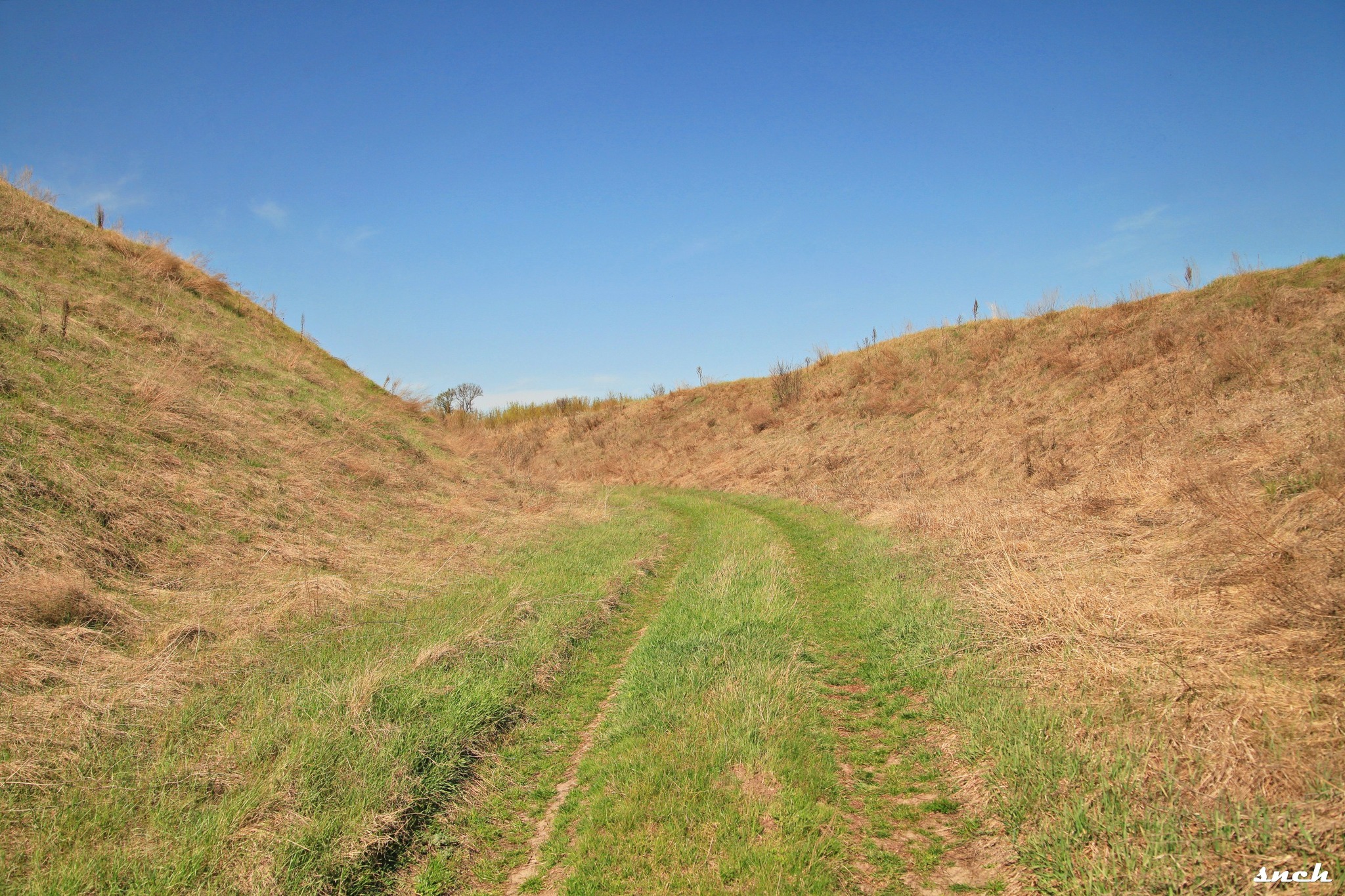 Половецьке городище. Рів між валами