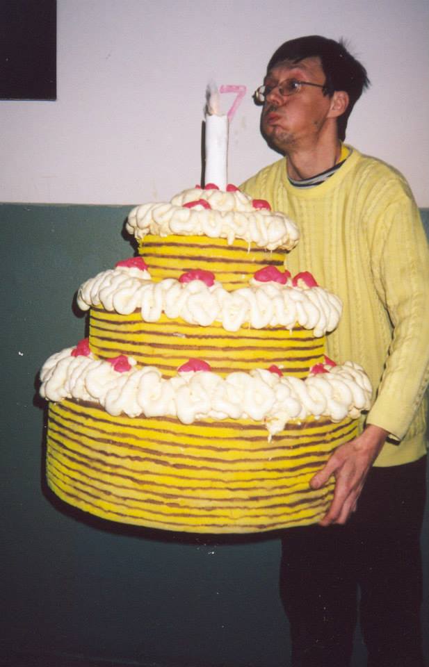 Бутафорський торт, створений Тупчієм