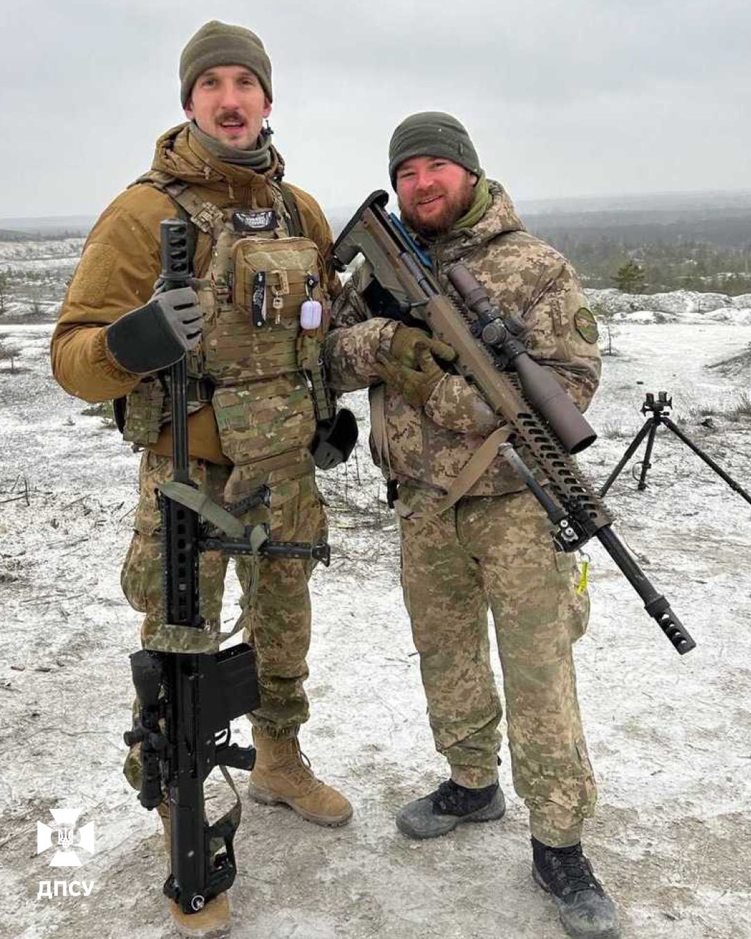 Олександр Мойсеєв (зправа)  із побратимом