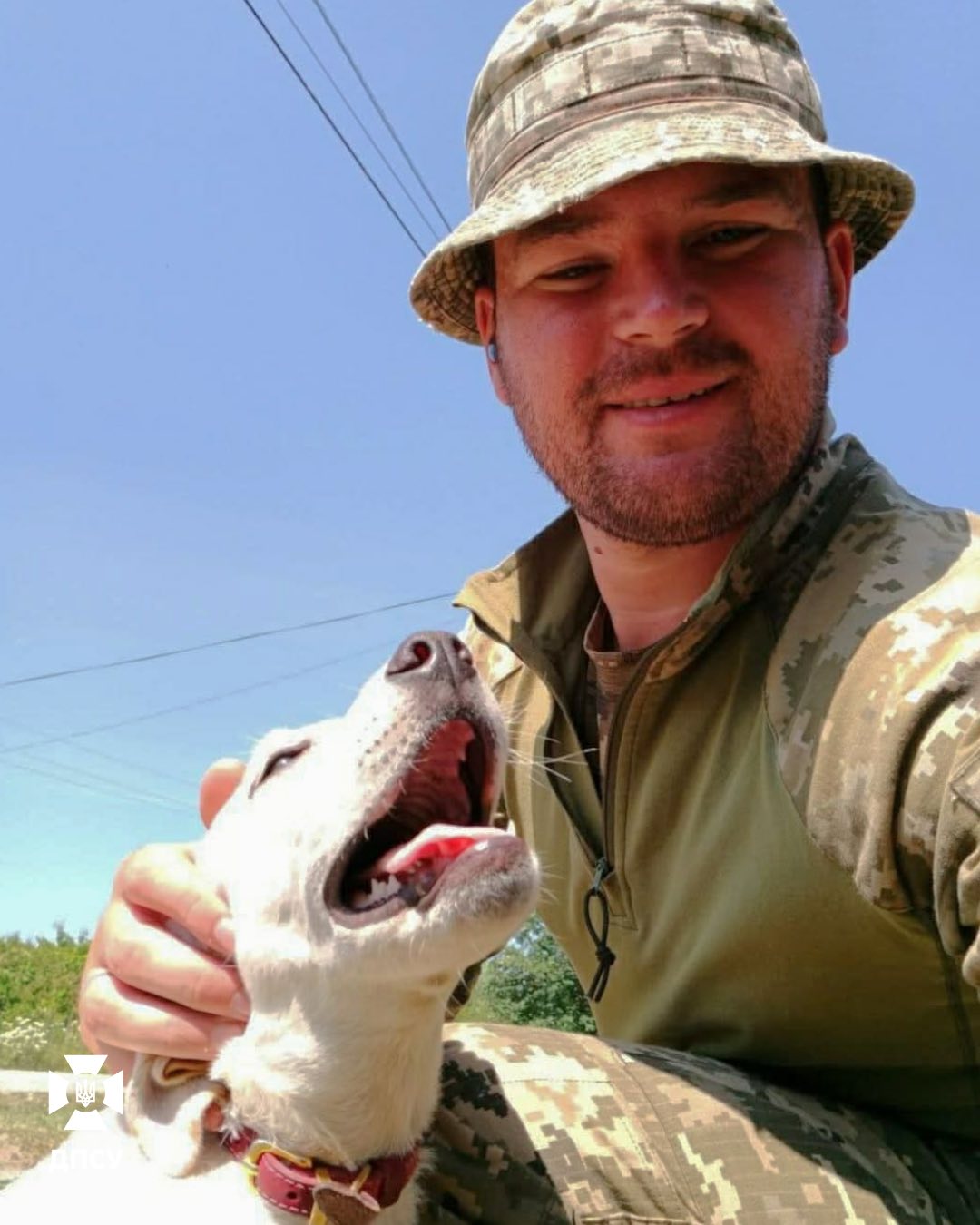 У 2014 році уклав контракт з Державною прикордонною службою України