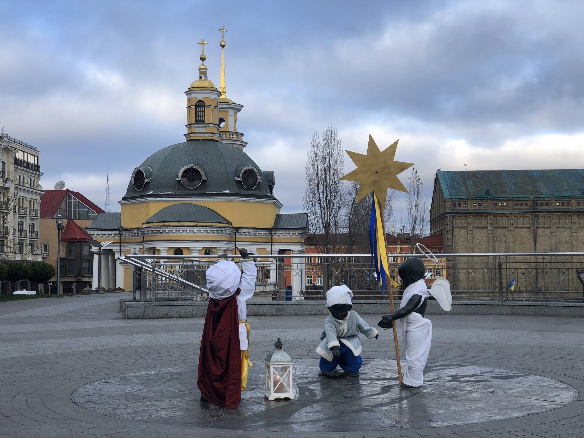 Малюки-засновники Києва у святковому вбранні