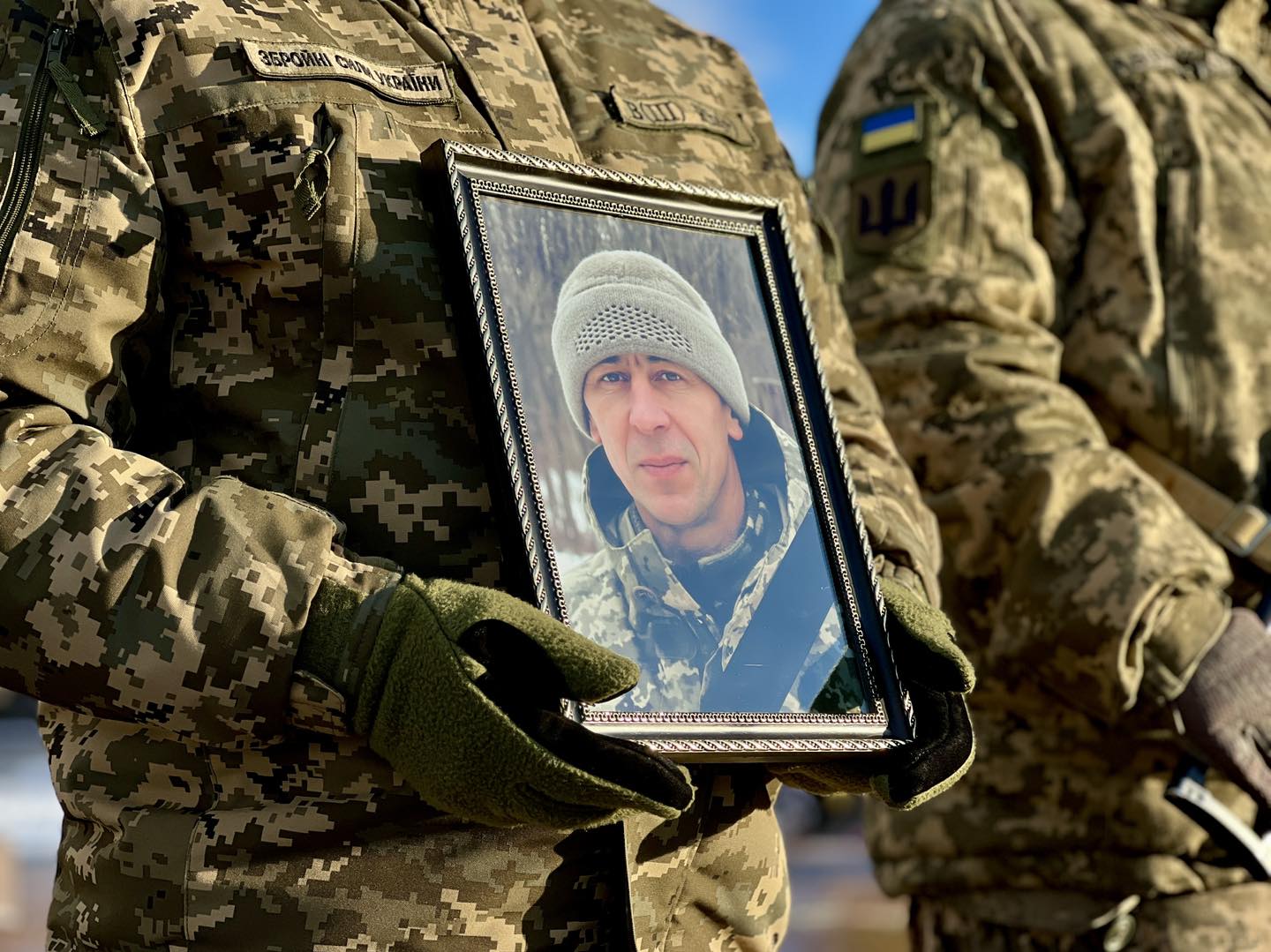 Траурний портрет захисника України Василя Дещинського