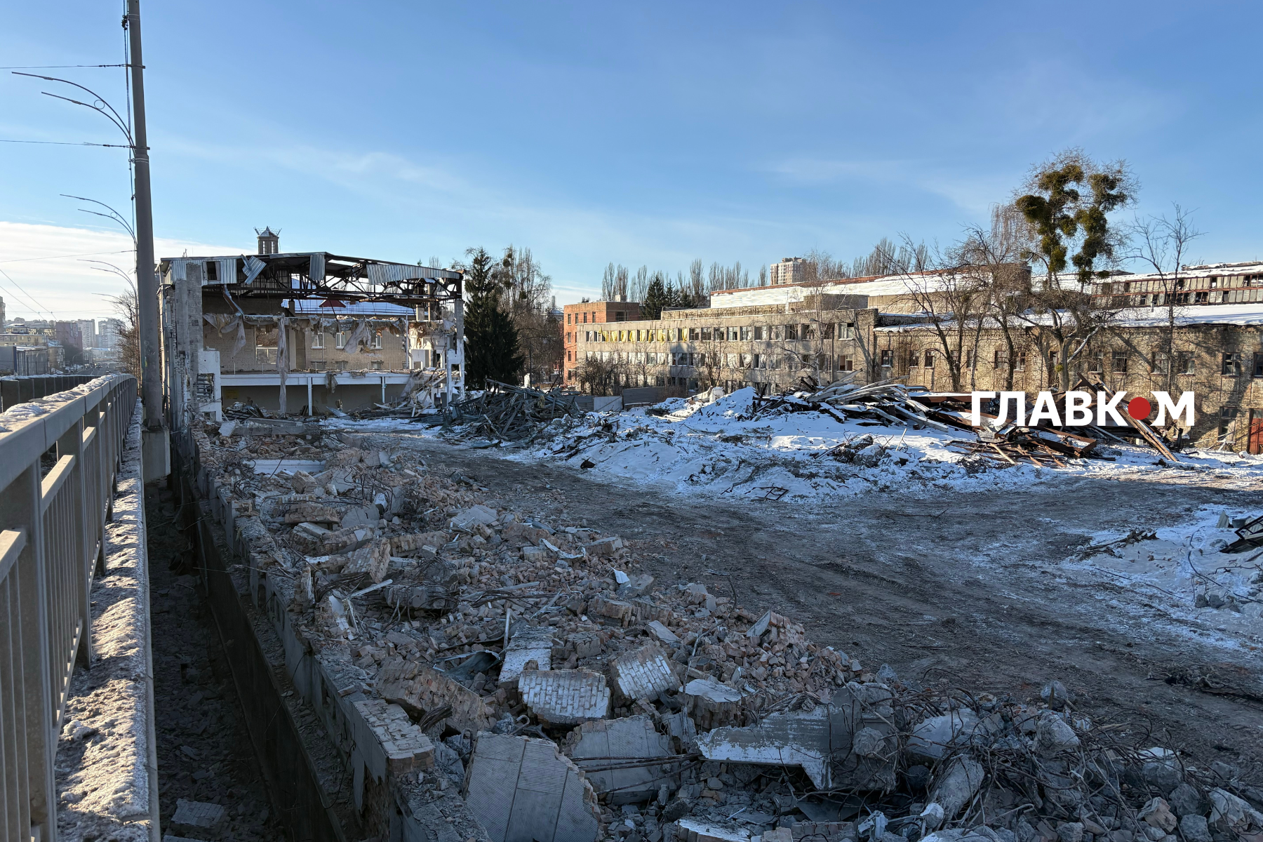 Процес демонтажу триває