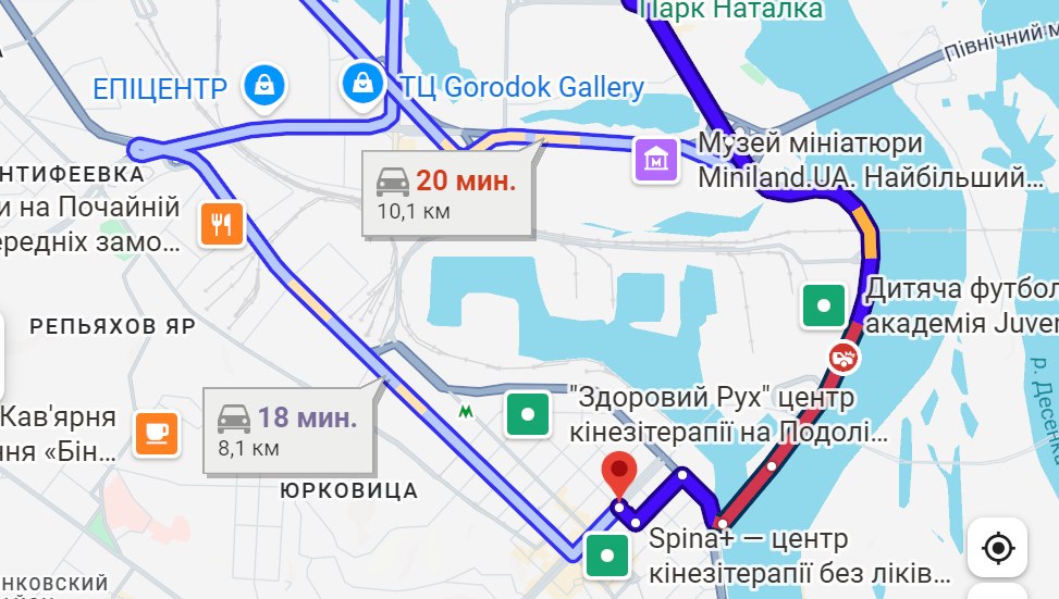 Через аварію на Межигірській рух відчутно ускладнено