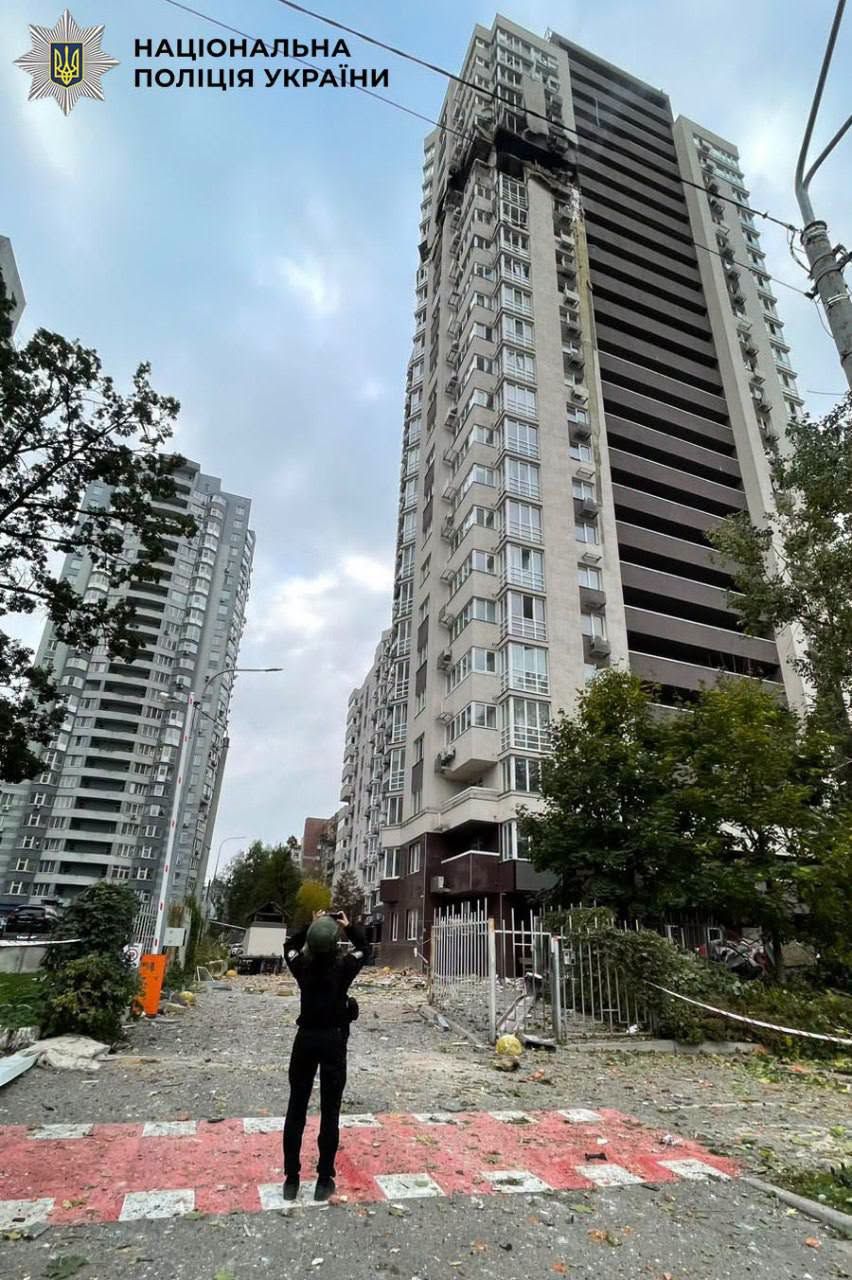 Пошкоджений окупантами будинок