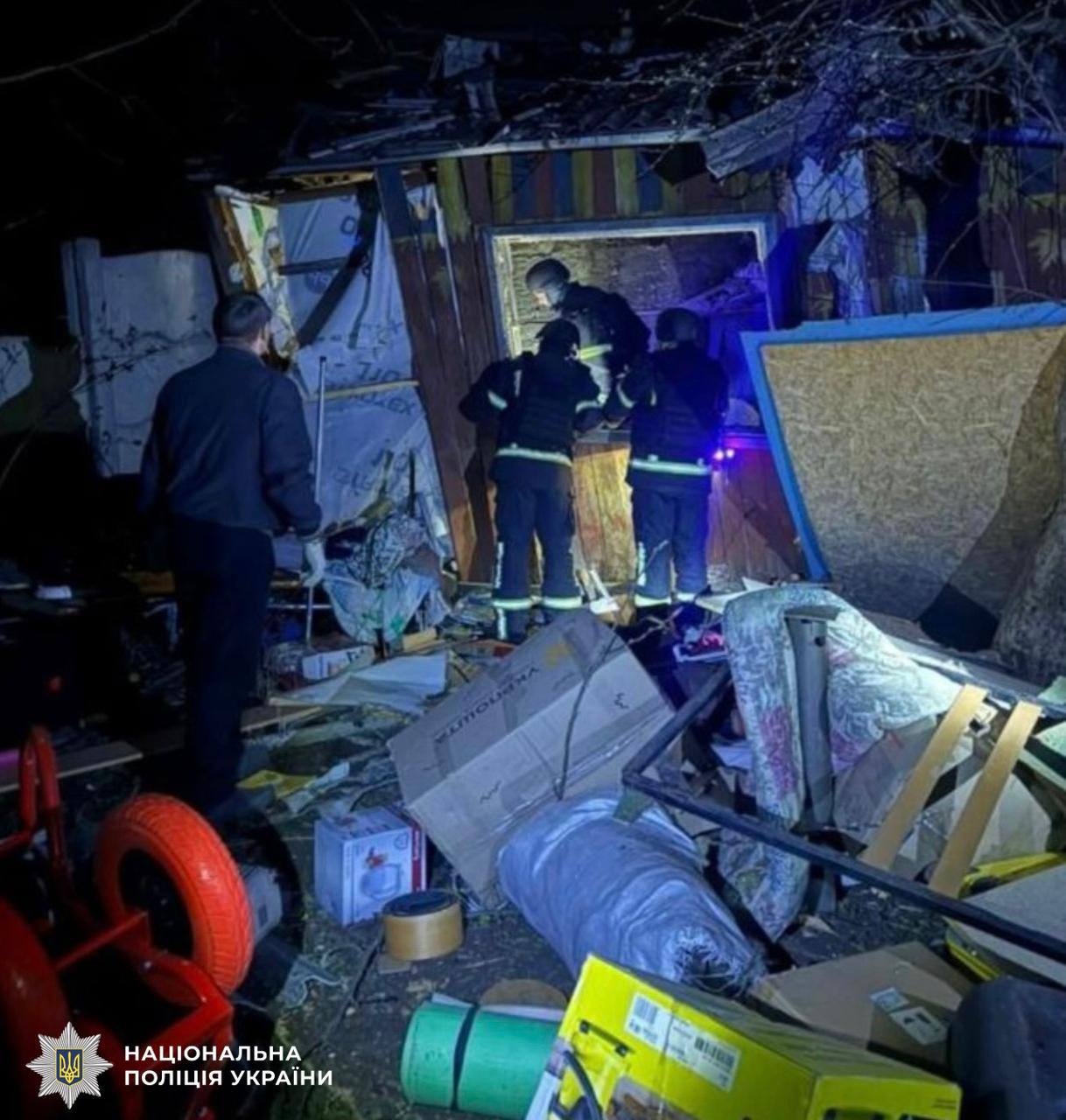 Обстріл столиці 16 квітня: поліція оприлюднила кадри з місць влучань фото 1