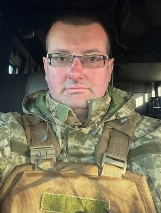 Траурний портрет захисника Миколи Приймака 