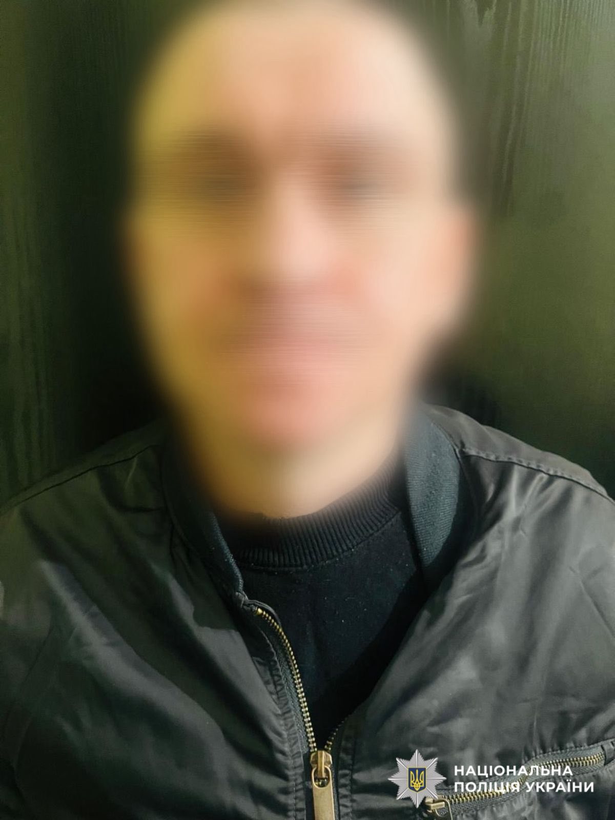 Поліцейські затримали чоловіка та помістили до ізолятора тимчасового тримання