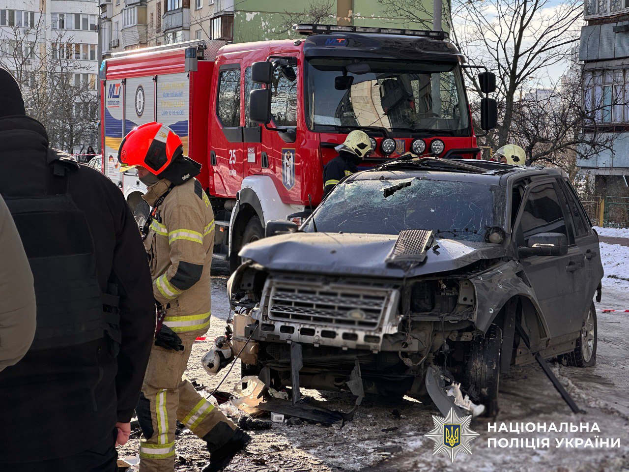 За даними поліція, дівсина заклала вибухівку під авто та встановила приховану камеру для підтвердження результату в режимі реального часу