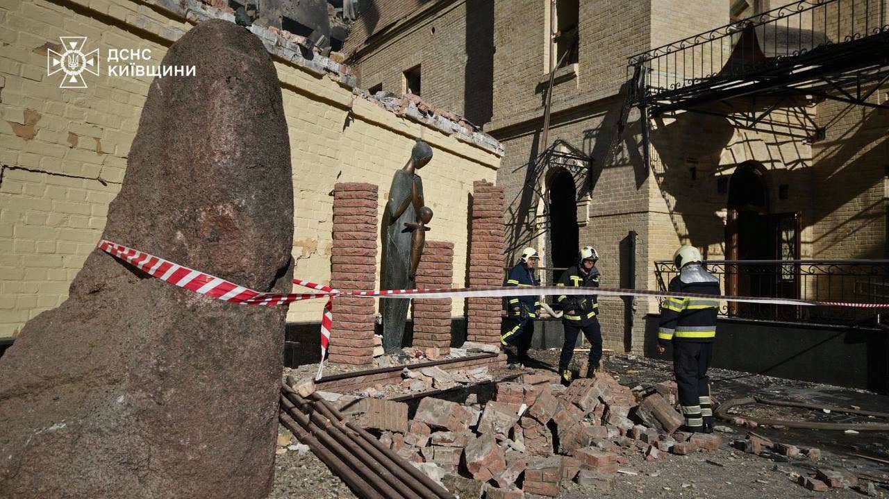 Знищено пожежну каланчу, доля експонатів невідома: нові подробиці удару по музею «Чорнобиль» фото 3