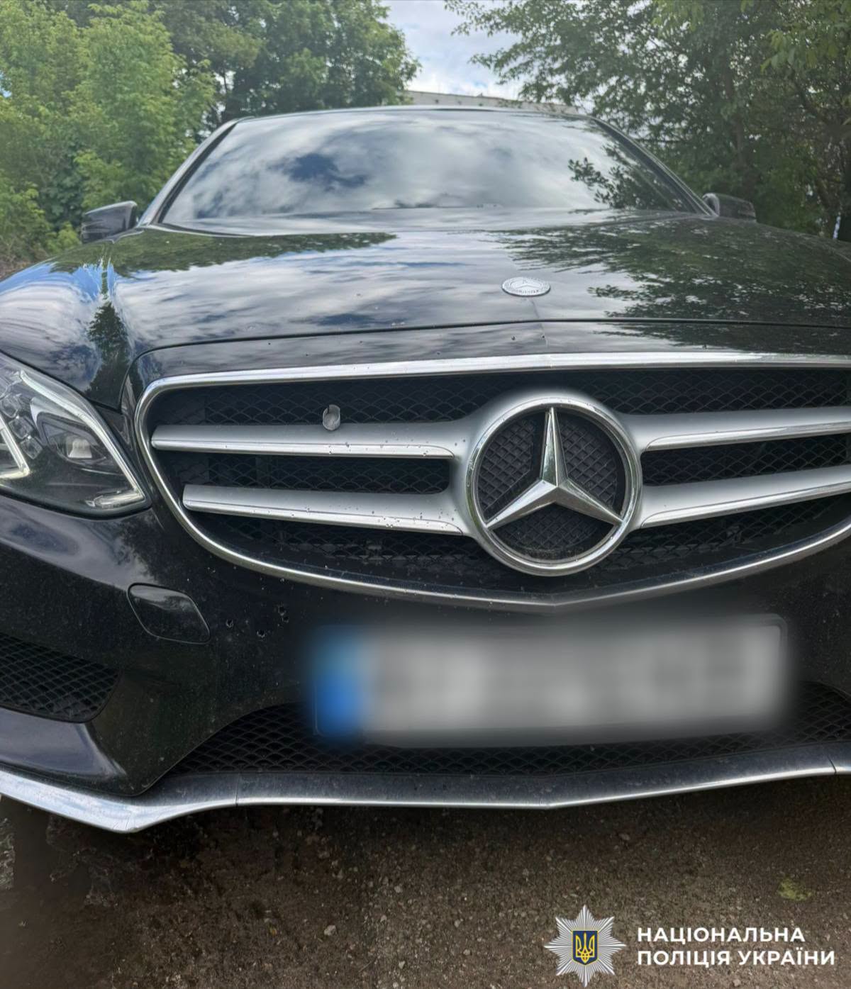 Автівка, у яку поцілив затриманий