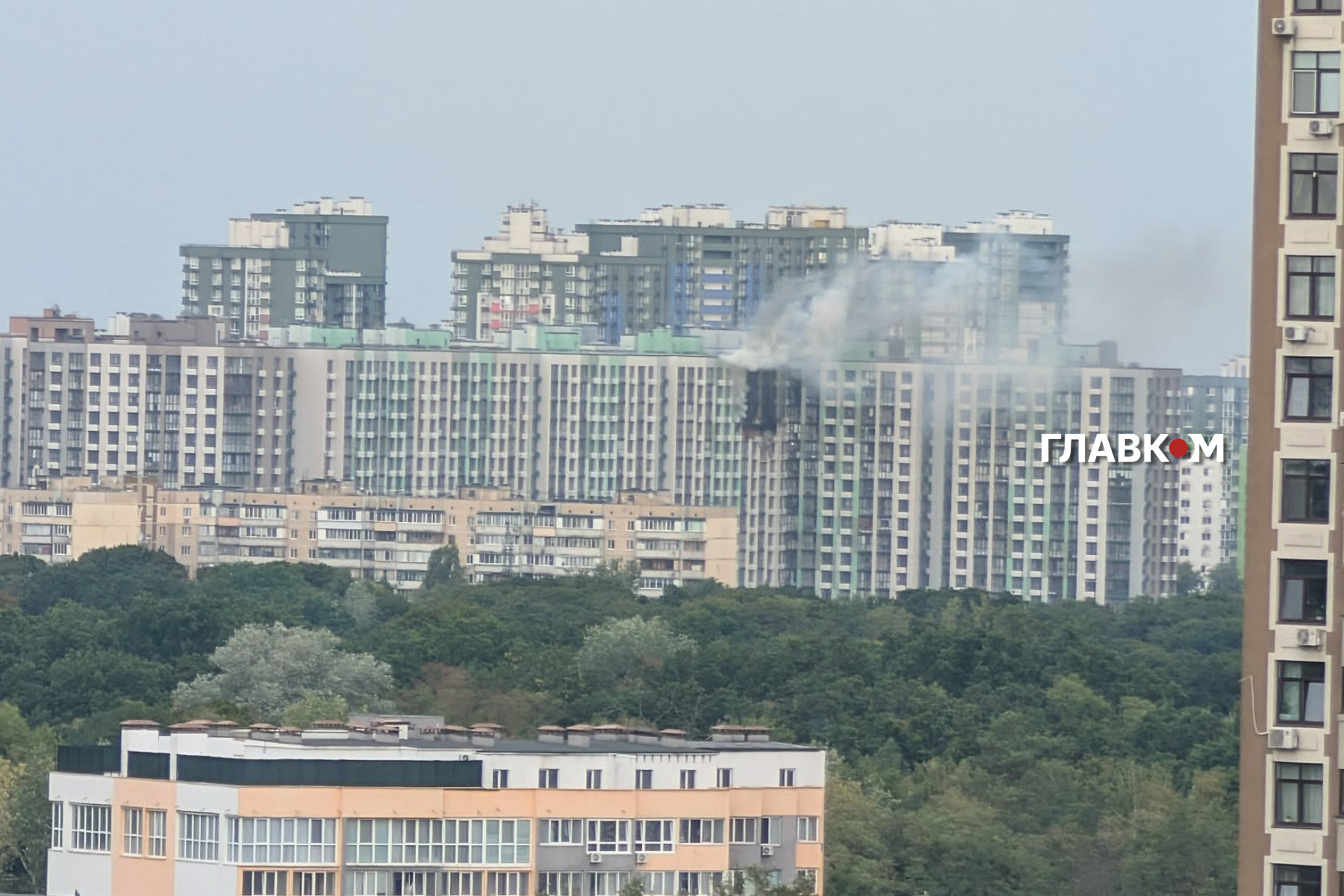 Влучання зафіксовано на рівні 14-15 поверхів