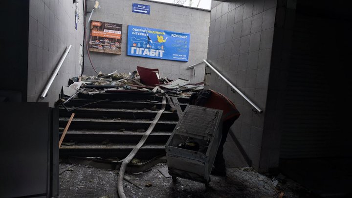 Російська армія у ніч на суботу, 6 грудня, влучила у вокзал міста Фастів на Київщині