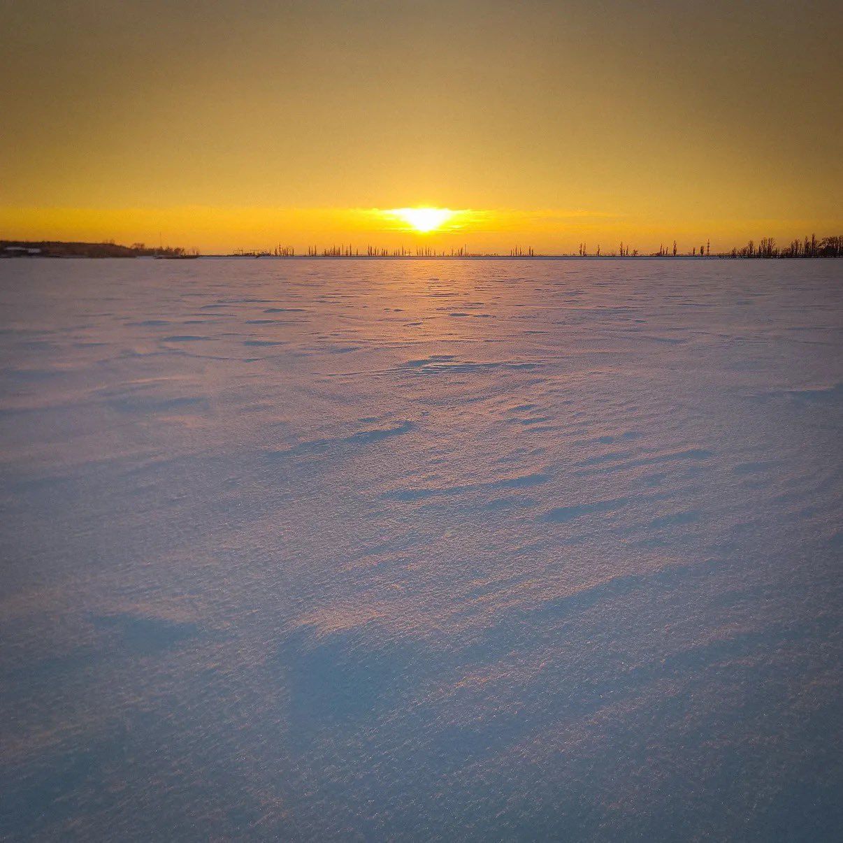 Захід сонця на Київському морі