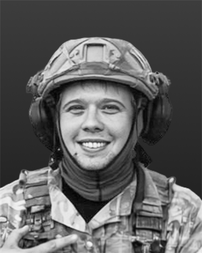 З початком повномасштабного вторгнення Святий служив у складі 49-го окремого штурмового батальйону «Карпатська Січ» на посаді командира роти вогневої підтримки