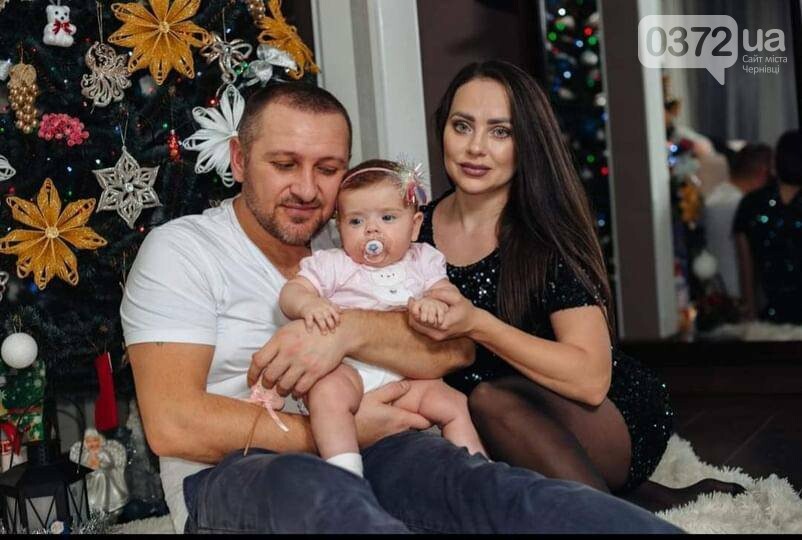 Тетяна і Руслан Прус з донечкою