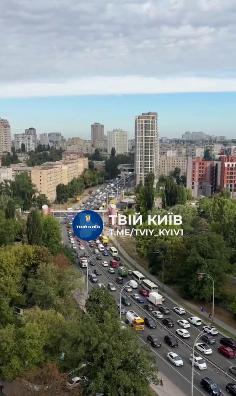 Затор на вулиці Вадима Гетьмана. 26 серпня 2026 року