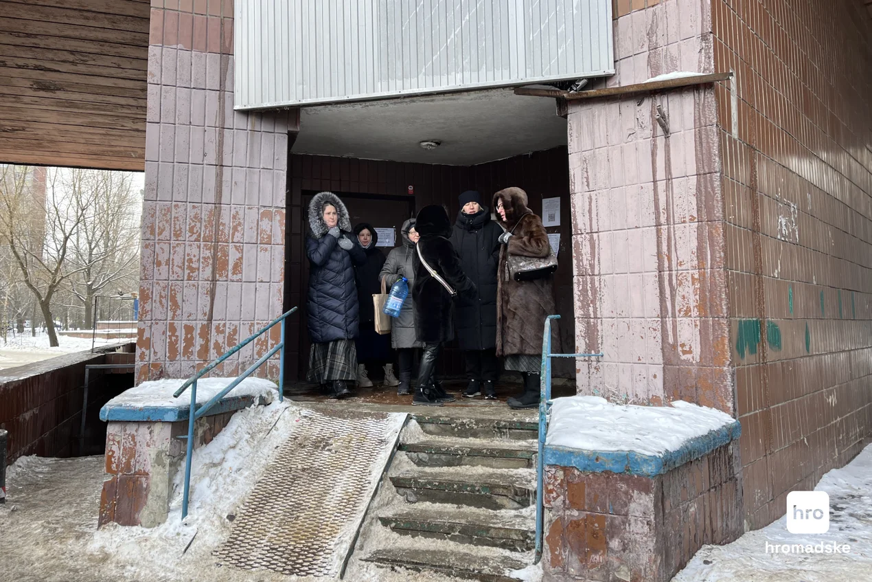 Комунальна катастрофа у Голосієві: каналізація замерзла, у ваннах плавають фекалії