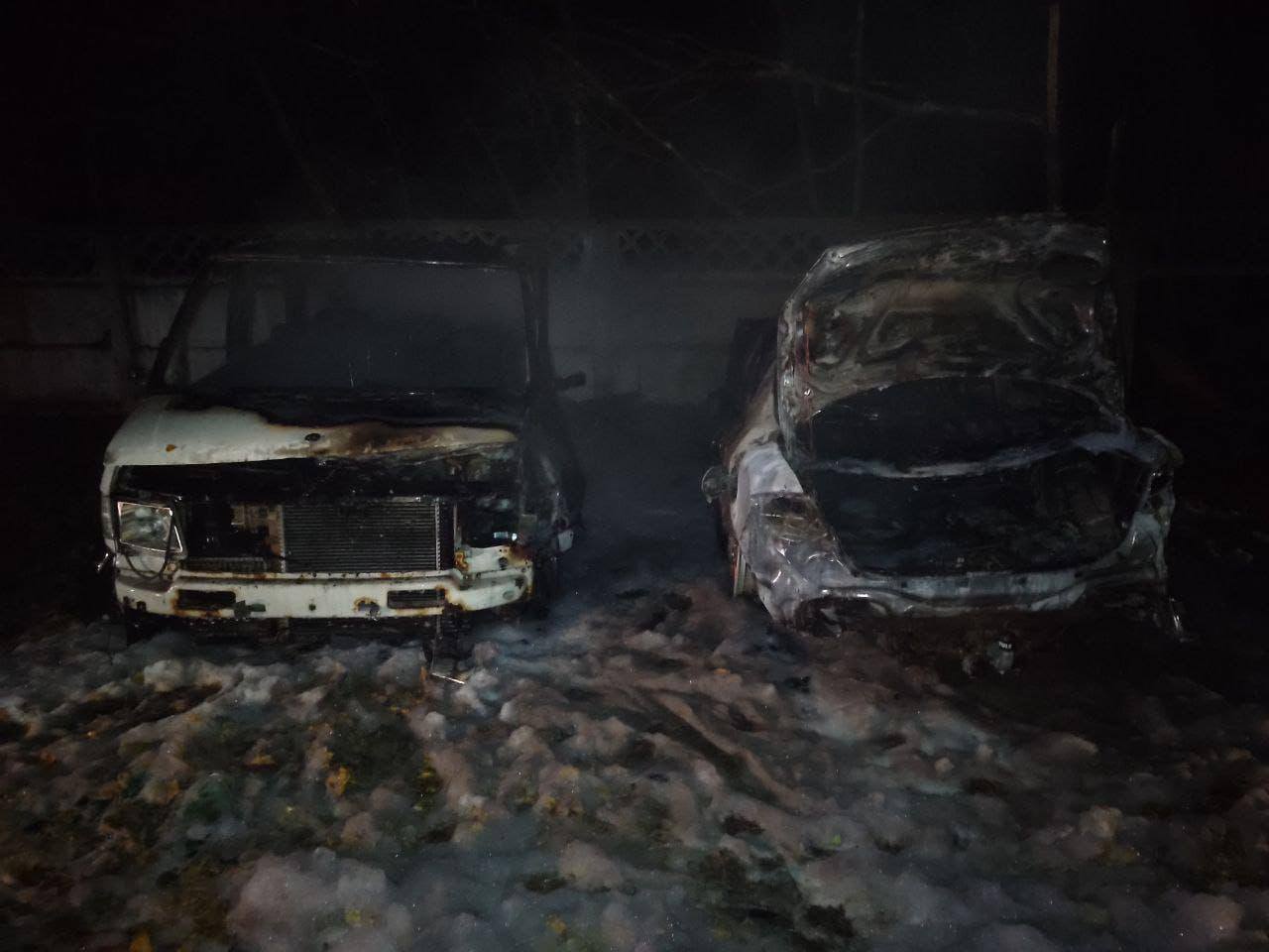 Ворожа атака дронами на Київщину: постраждала жінка, пошкоджено будинки та автівки фото 1