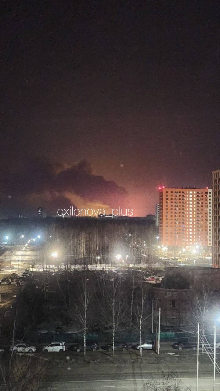 У Росії загорівся один із найбільших НПЗ після атаки дронів фото 2