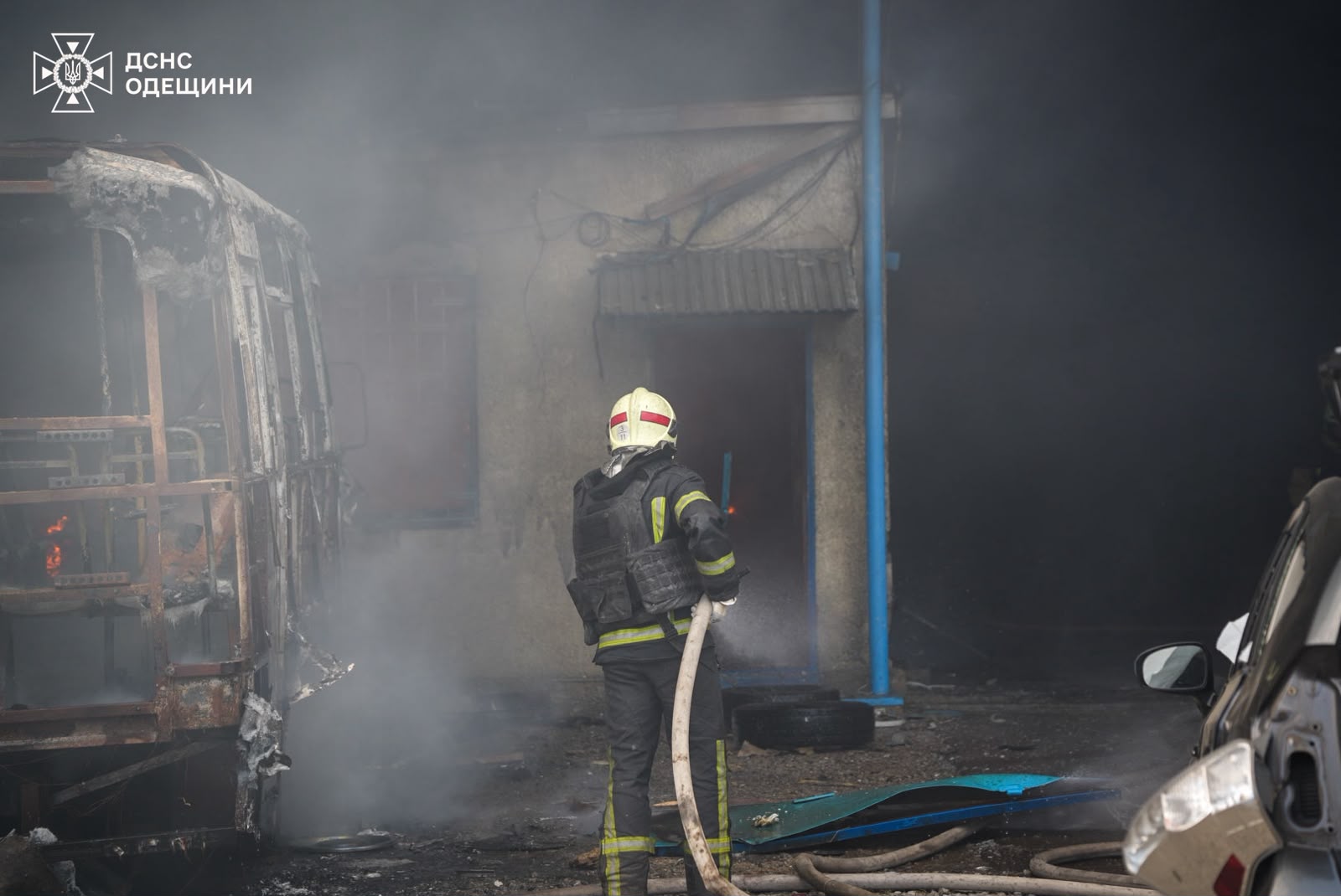 Росія атакувала Одесу: є загиблі, пошкоджено підприємство фото 4