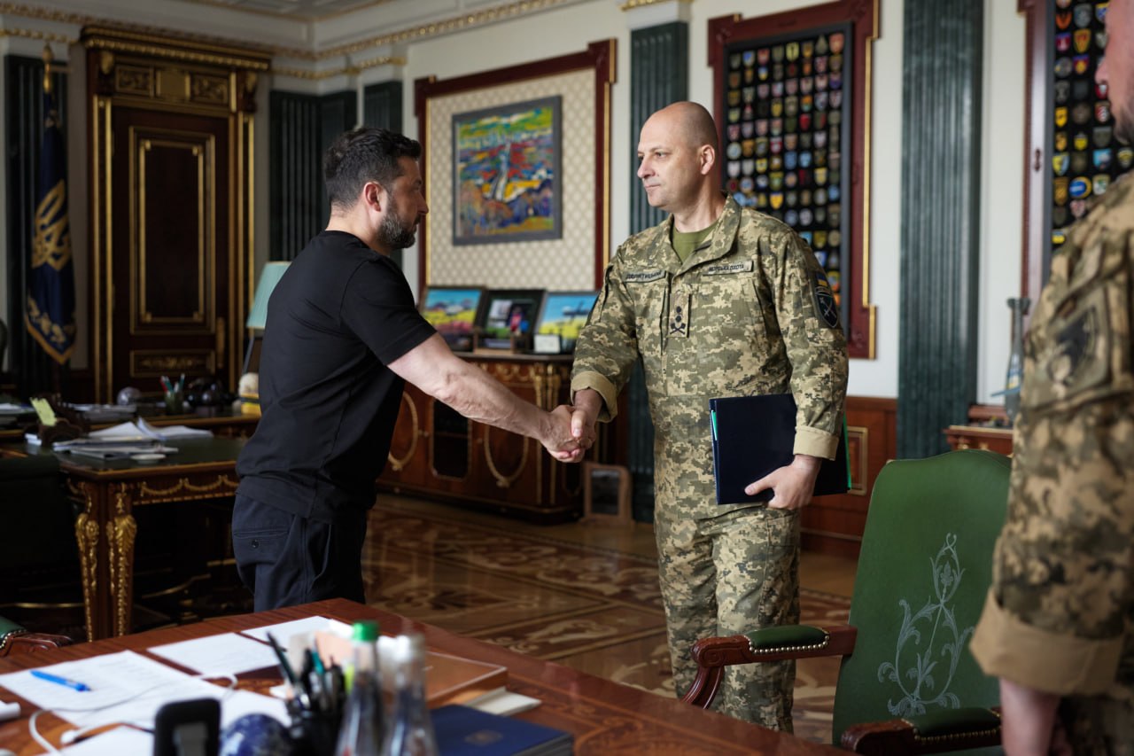 Захист Херсона, Нікополя та посилення ППО: Зеленський провів нараду з командирами корпусів фото 2
