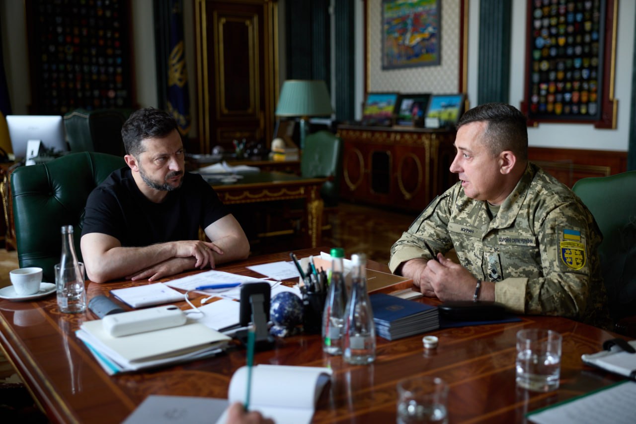 Захист Херсона, Нікополя та посилення ППО: Зеленський провів нараду з командирами корпусів фото 3