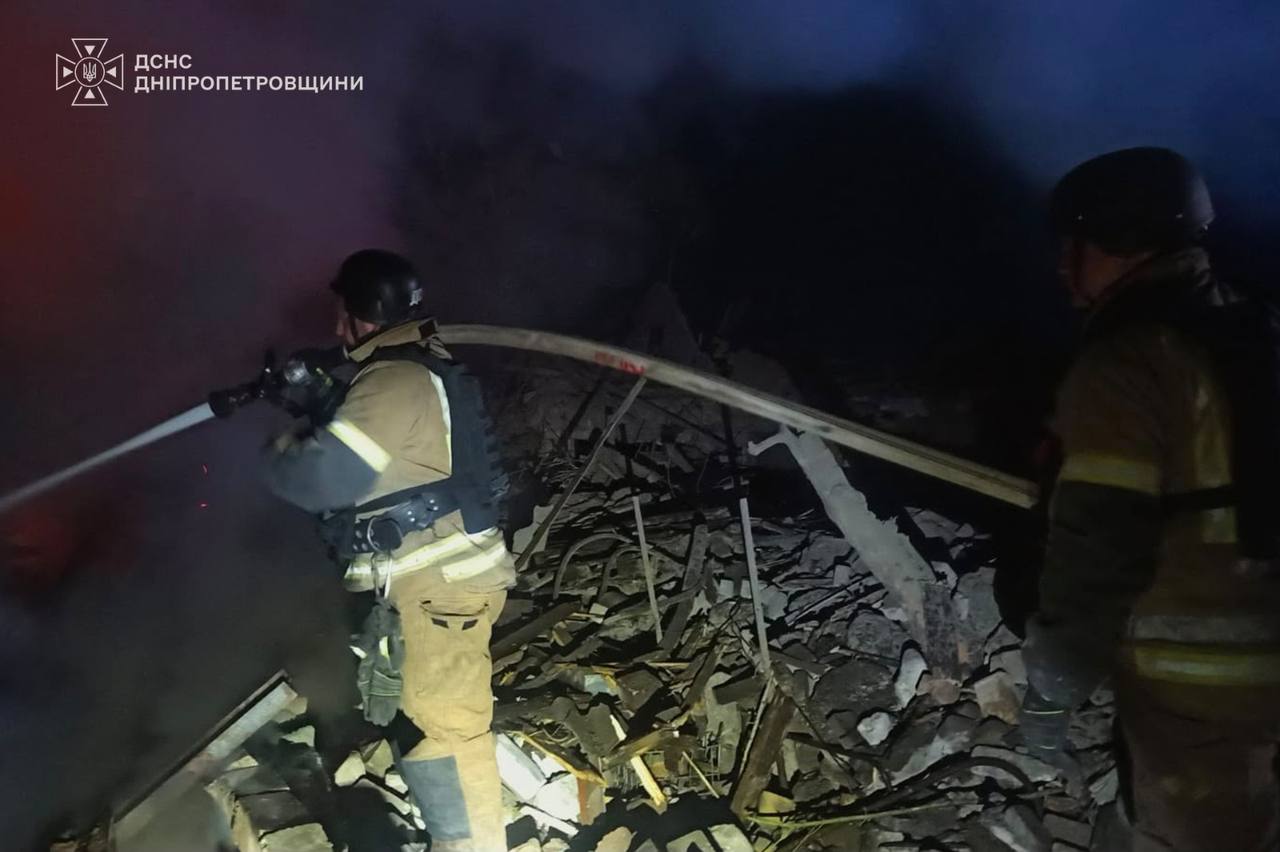 З'явилися кадри знищеного будинку, де через російську ракету загинула багатодітна сім'я фото 6