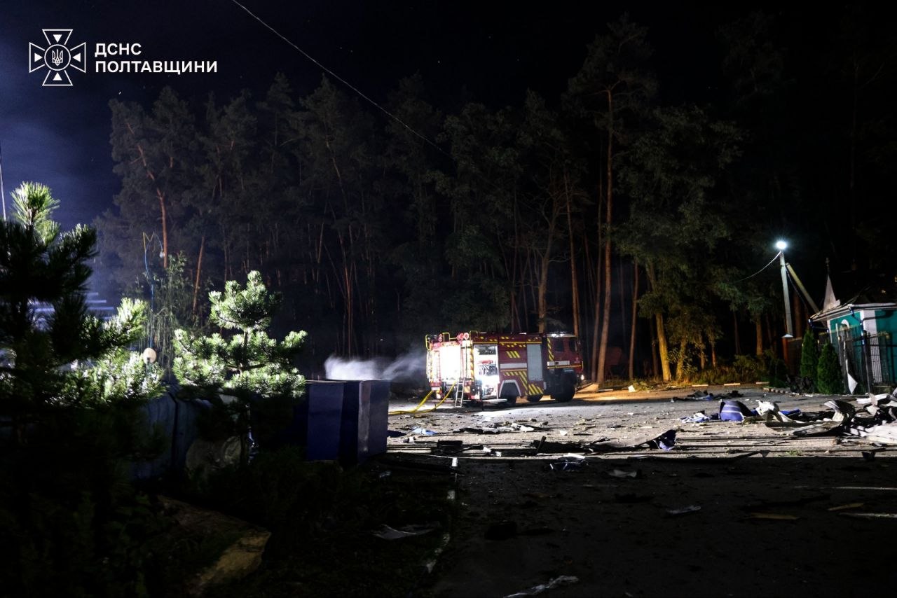 Полтавщина: росіяни знищили за ніч всі АЗС в одній з громад (фото) фото 3