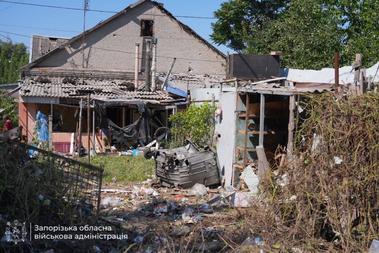 Окупанти скинули авіабомби на Запоріжжя: є поранені (фото) фото 1