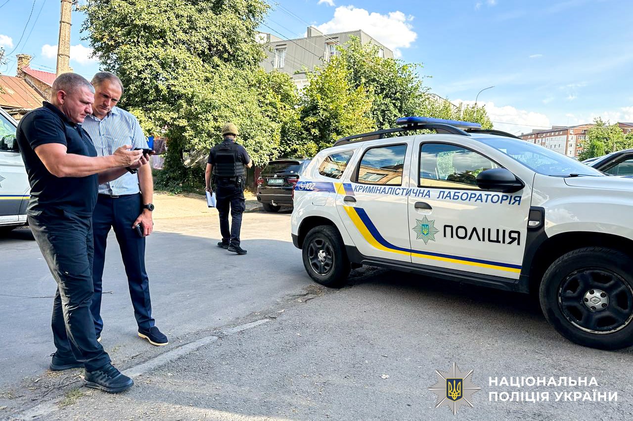 Рівне: у будівлі поліції стався вибух, є загиблий та поранені (фото) фото 2